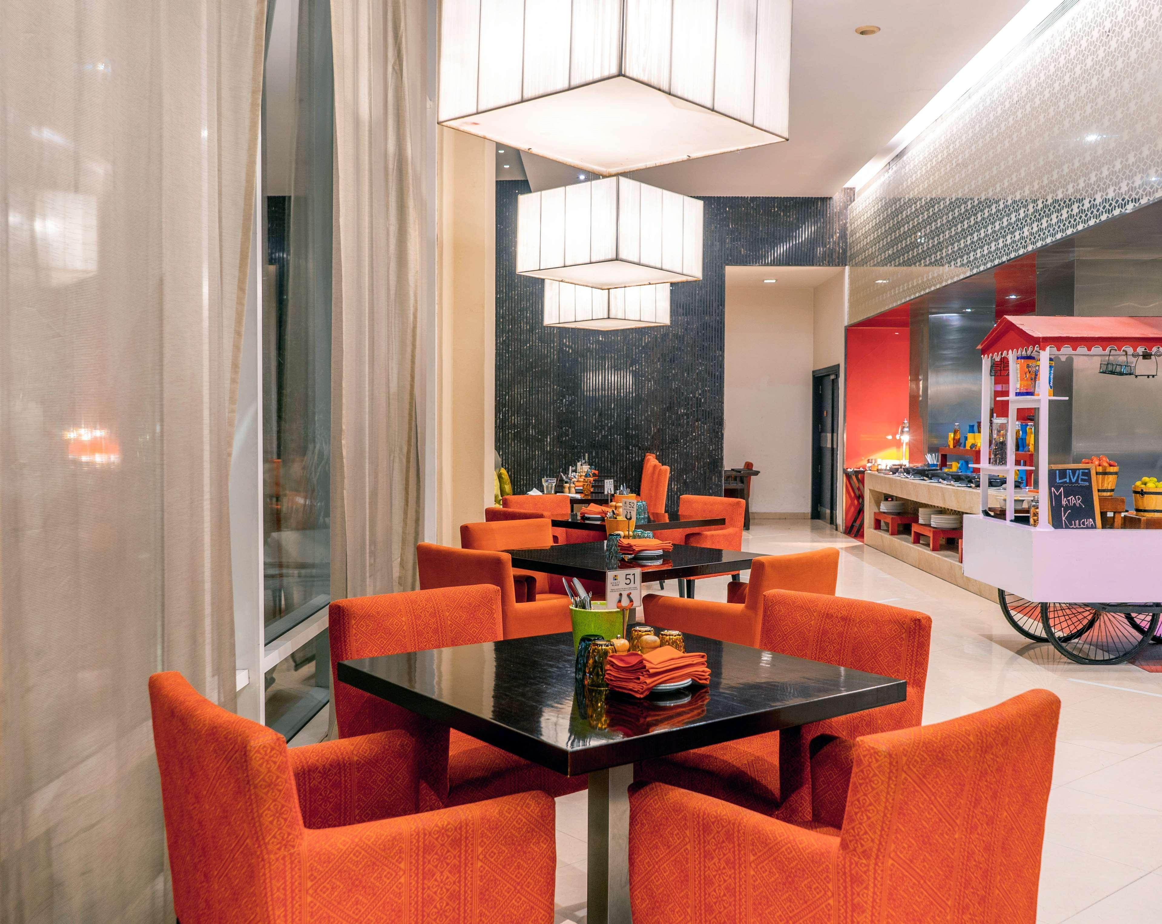 Hyatt Place Gurgaon Udyog Vihar Exterior foto The restaurant